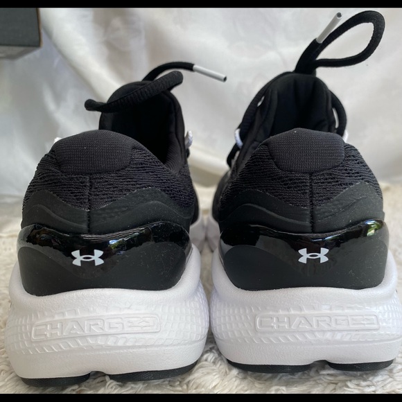UNDER ARMOUR U AW CHARGED VANTAGED WOMEN’S RUNNING SHOES 🏃‍♀️ - Picture 11 of 14